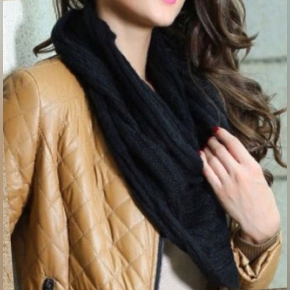 Cozy Black Knit infinity Scarf